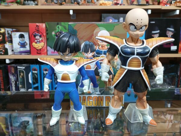 Gohan Y Krilin
Dragón Ball Z 140
Tamaño:16,5cm Gohan-20cm Krilin