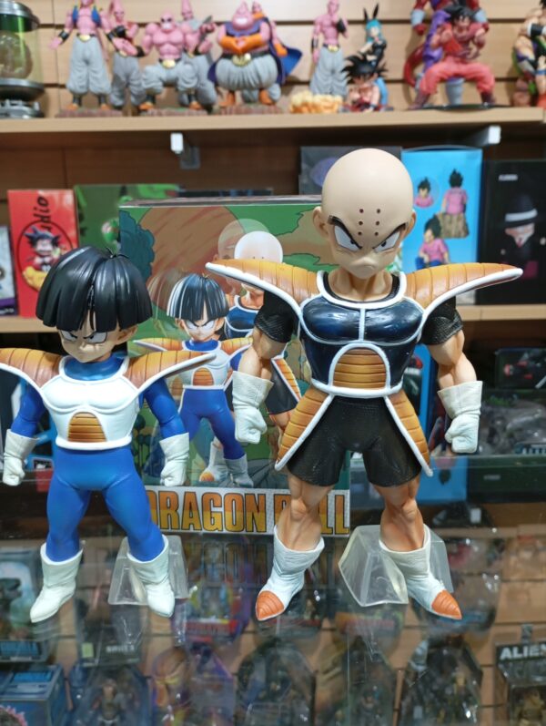 Gohan Y Krilin
Dragón Ball Z 140
Tamaño:16,5cm Gohan-20cm Krilin