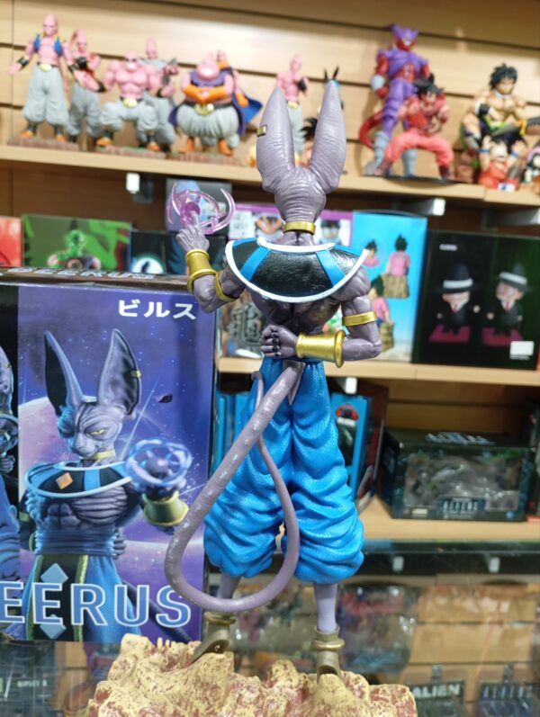 Wiss 70
Dragón Ball Z 
Tamaño:30cm