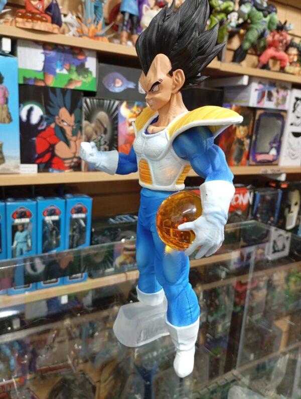 Vegetta&Esfera de 1 Estrella
Dragón Ball Z 100
Tamaño: 29cm