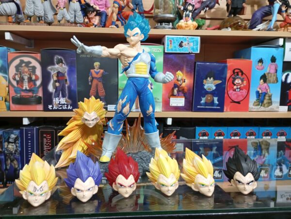 Vegeta con Cabezas intercambiables
Dragón Ball Super 250
Tamaño:30cm