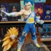 Vegeta con Cabezas intercambiables
Dragón Ball Super 250
Tamaño:30cm