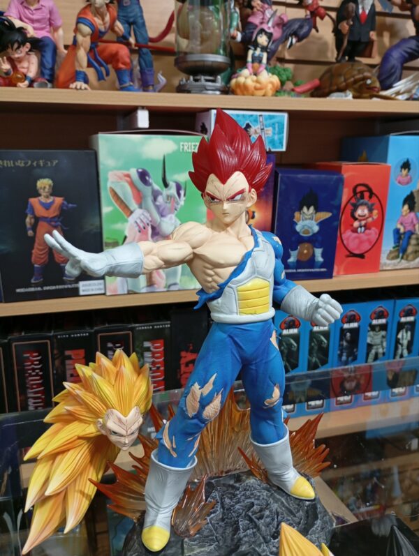 Vegeta con Cabezas intercambiables
Dragón Ball Super 250
Tamaño:30cm