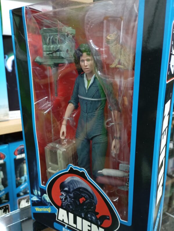 Ripley y Jumpsuit Alien ORIGINAL NECA 
Tamaño:18cm