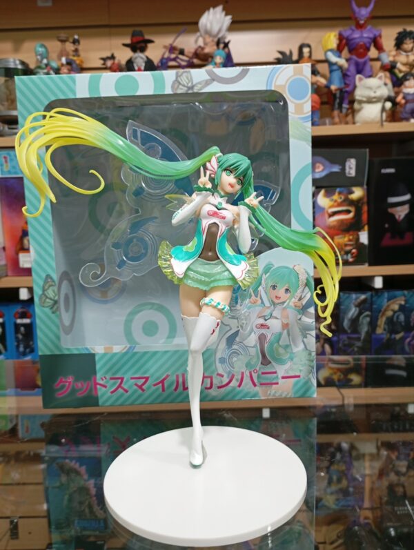 Hatsune Miku Idol Mariposa
Vocaloid 240
Tamaño:24cm