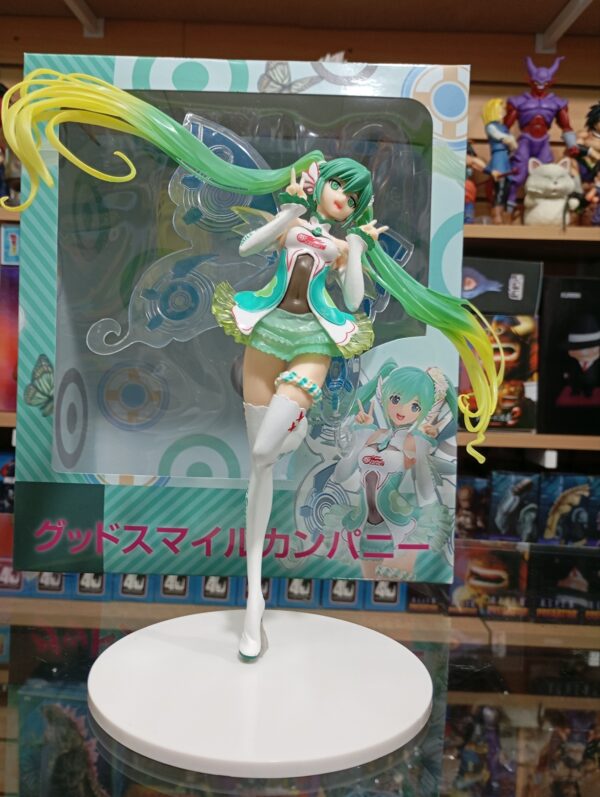 Hatsune Miku Idol Mariposa
Vocaloid 240
Tamaño:24cm