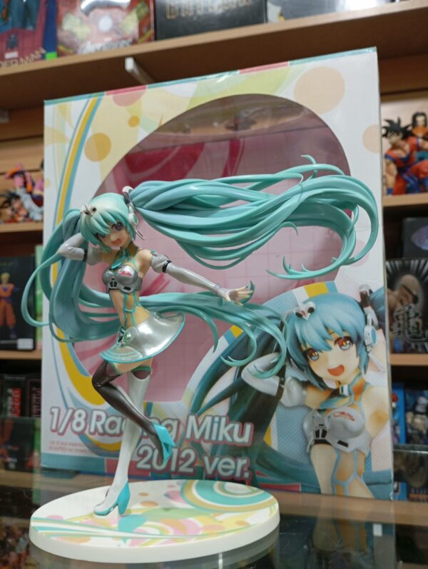 Hatsune Miku 
Fumitake 2012 240
Tamaño:21cm