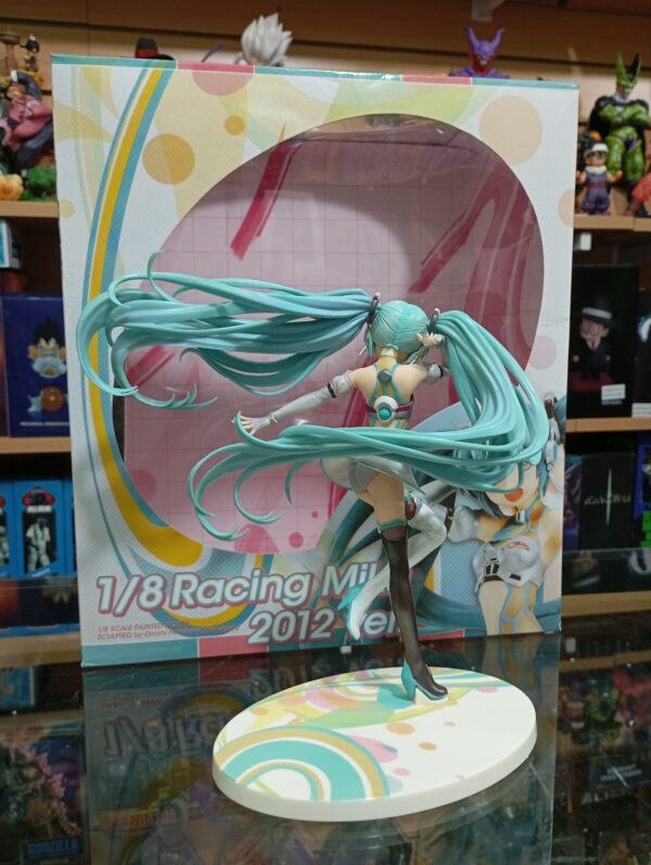 Hatsune Miku 
Fumitake 2012 240
Tamaño:21cm