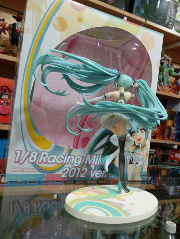 Hatsune Miku 
Fumitake 2012 240
Tamaño:21cm