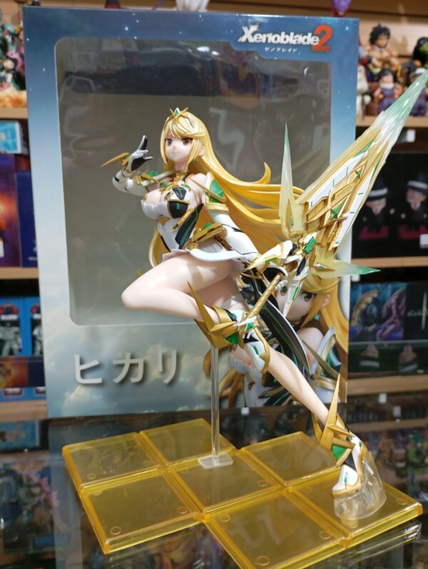 Hikari
Xenoblade 2 365/12
Tamaño:23cm