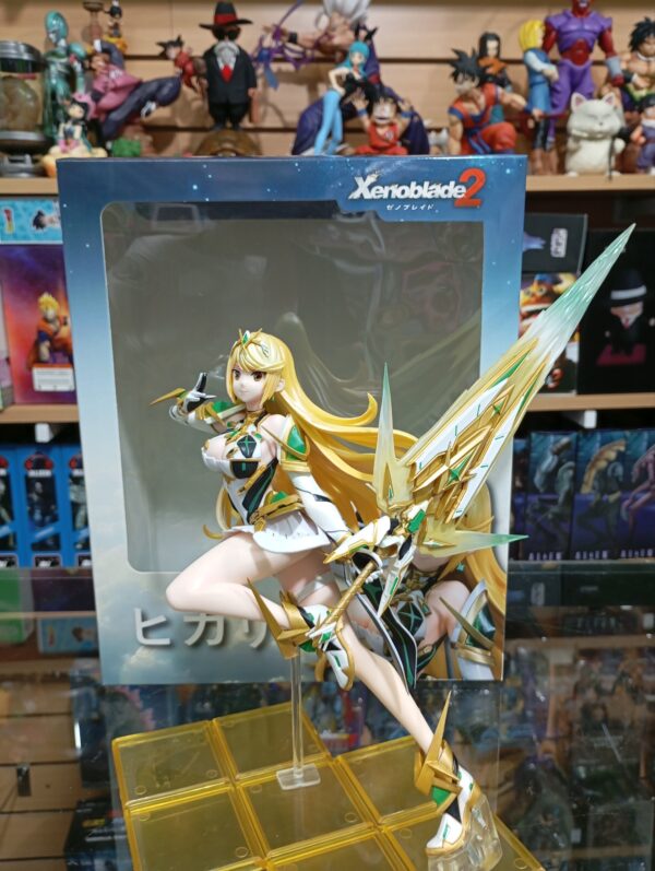 Hikari
Xenoblade 2 365/12
Tamaño:23cm