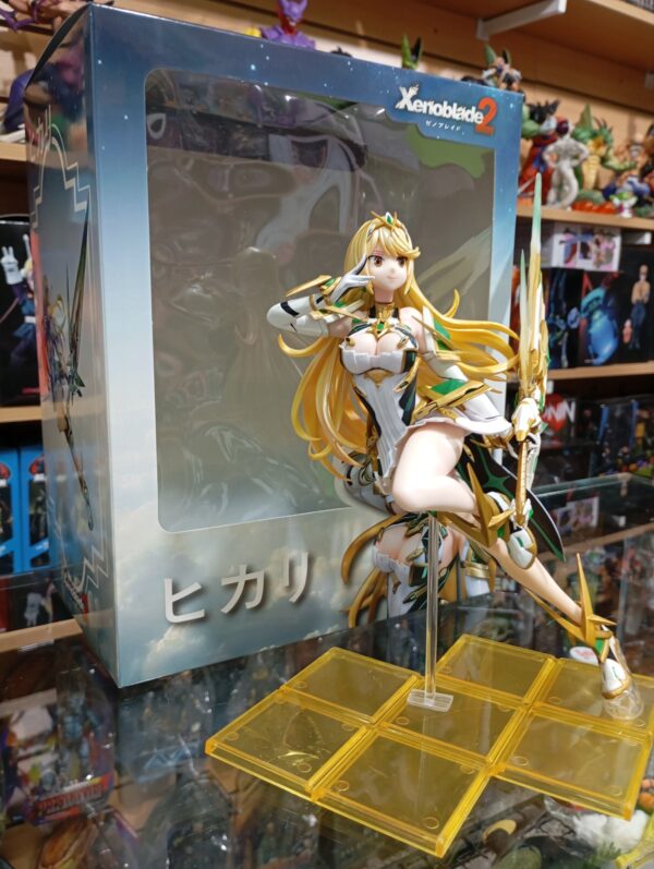 Hikari
Xenoblade 2 365/12
Tamaño:23cm