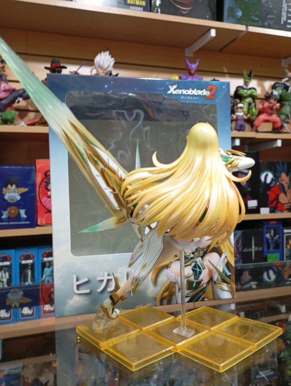 Hikari
Xenoblade 2 365/12
Tamaño:23cm