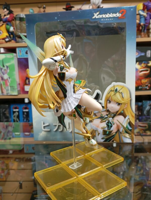 Hikari
Xenoblade 2 365/12
Tamaño:23cm