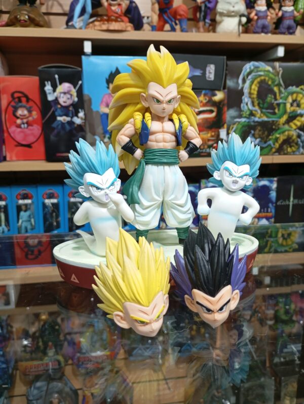 Gotenks
Dragón Ball Z 🐉 200
Tamaño:21cm