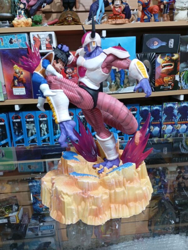 Freezer VS Gohan 
Dragón Ball Z 🐉 240
Tamaño:26cm
