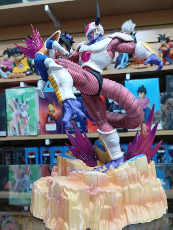 Freezer VS Gohan 
Dragón Ball Z 🐉 240
Tamaño:26cm