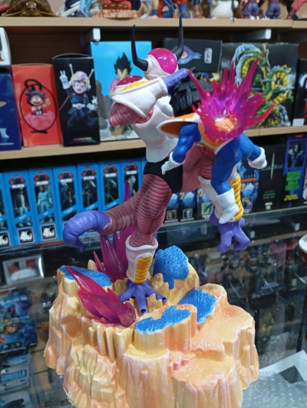 Freezer VS Gohan 
Dragón Ball Z 🐉 240
Tamaño:26cm