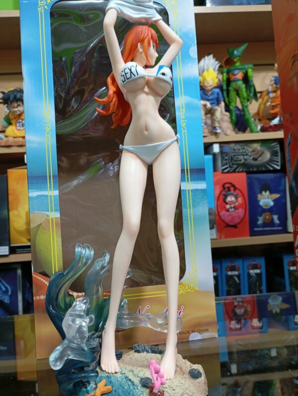 Nami traje de baño Sexi
One Piece 300
Tamaño:35cm