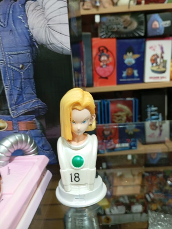 Androide 18 & Krilin
Dragón Ball Z 160
Tamaño:30cm