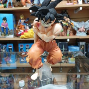 Goku Herido 85
Dragón Ball Z 
Tamaño:19cm
