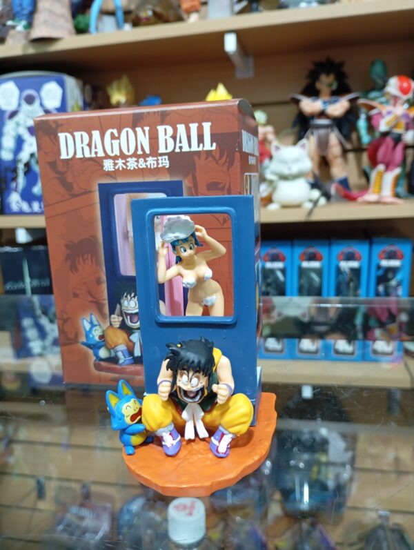 Bulma bañándose yamcha 60
Dragón Ball 
Tamaño:9.5cm