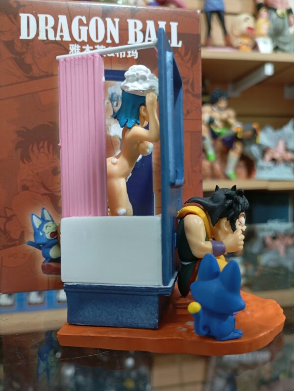 Bulma bañándose yamcha 60
Dragón Ball 
Tamaño:9.5cm