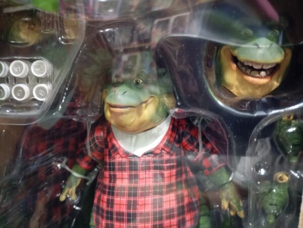 Earl Sinclair 41
Dinosaurs