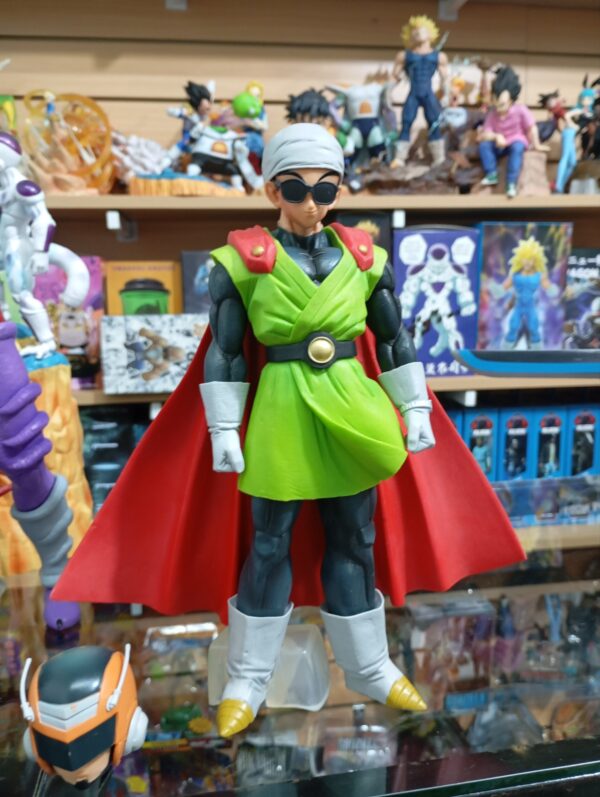 Gohan o Gran Sayaman saiyaman
Dragón Ball 100
Tamaño:26cm