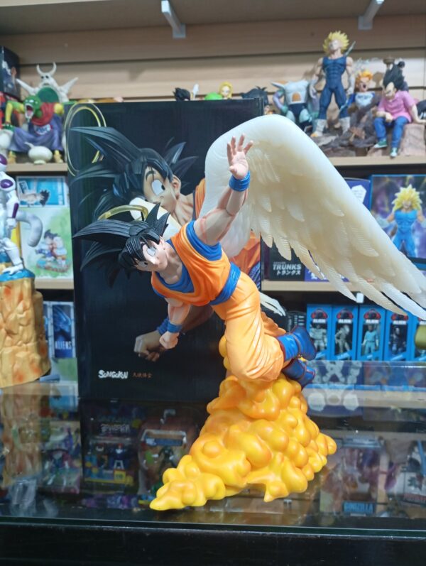 Goku ángel 220
Opening de dragón Ball Z 
Tamaño:30cm