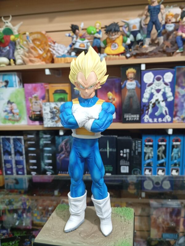 Vegeta Super Saiyan 
Dragón Ball Z 238.12.9
Tamaño:29cm