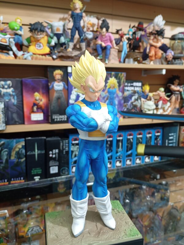 Vegeta Super Saiyan 
Dragón Ball Z 238.12.9
Tamaño:29cm