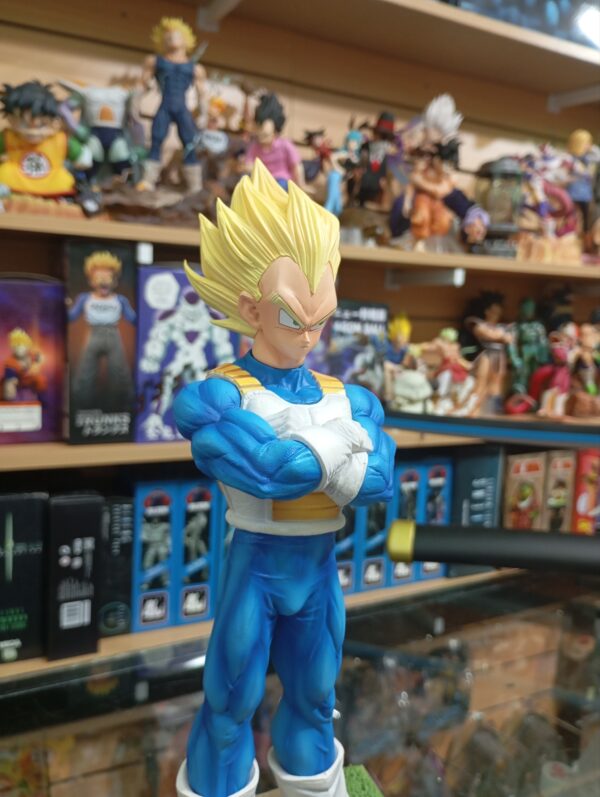 Vegeta Super Saiyan 
Dragón Ball Z 238.12.9
Tamaño:29cm