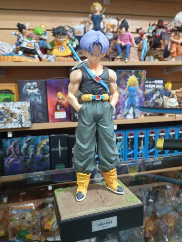 Trunks Super Saiyan
Dragón Ball Z 170 
Tamaño:30cm