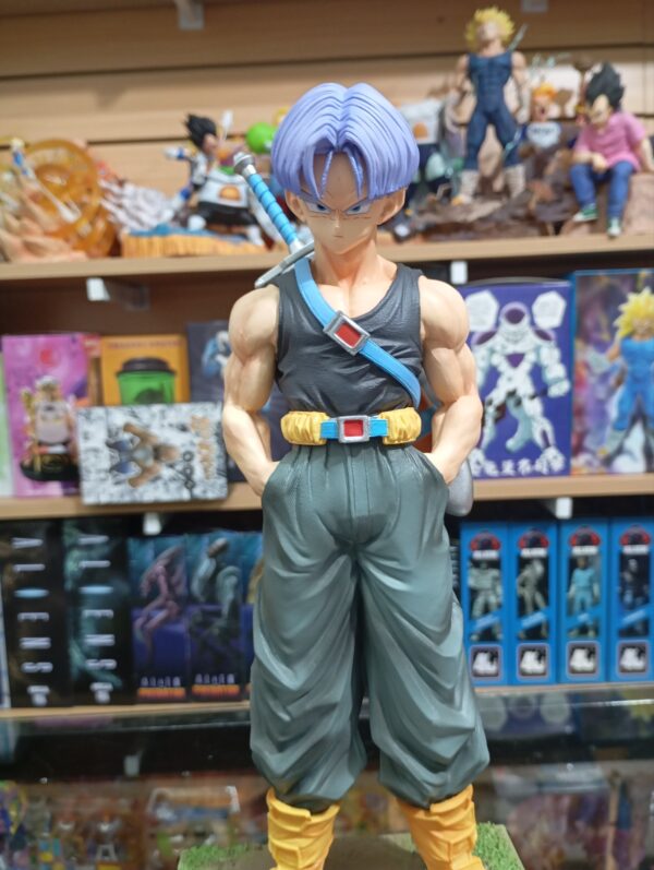 Trunks Super Saiyan
Dragón Ball Z 170 
Tamaño:30cm