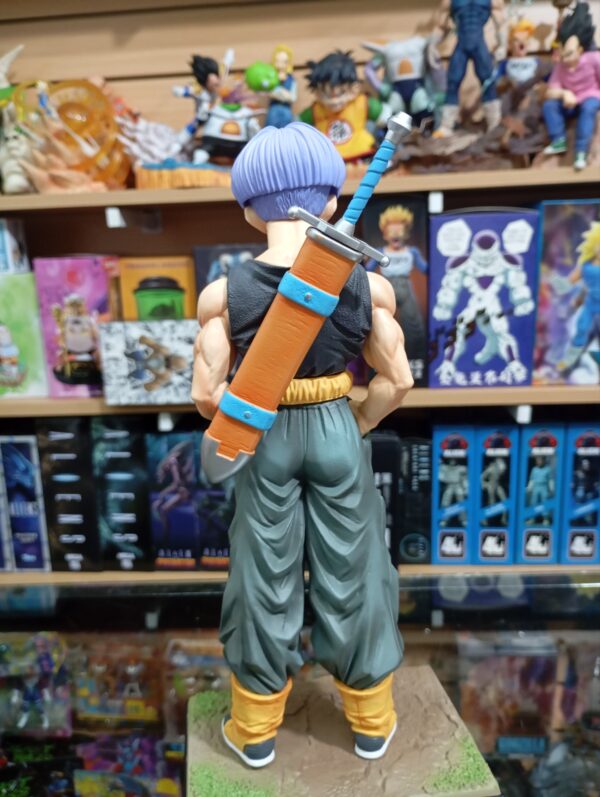 Trunks Super Saiyan
Dragón Ball Z 170 
Tamaño:30cm