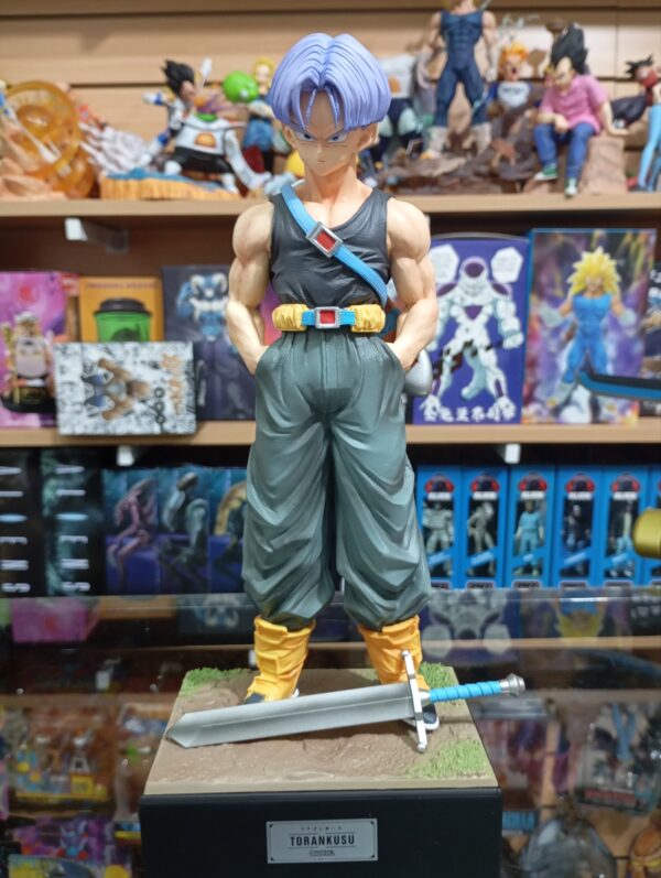 Trunks Super Saiyan
Dragón Ball Z 170 
Tamaño:30cm