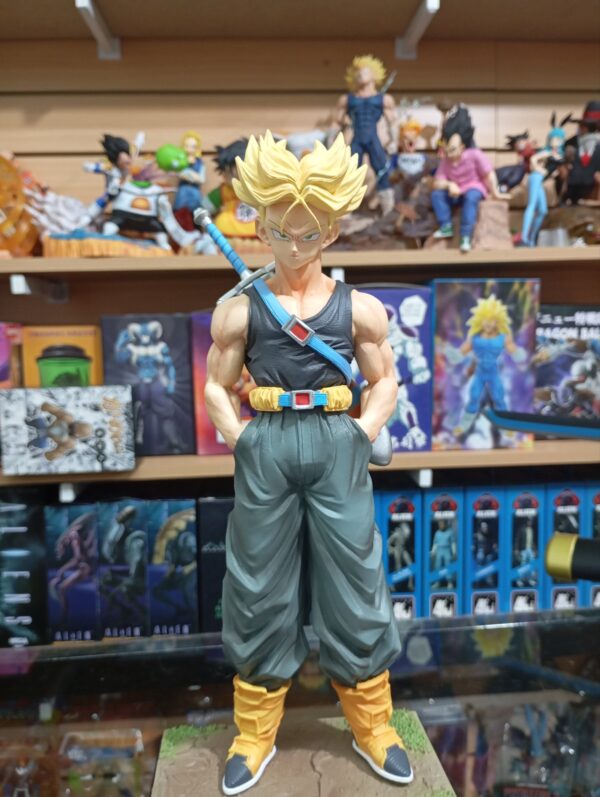 Trunks Super Saiyan
Dragón Ball Z 170 
Tamaño:30cm