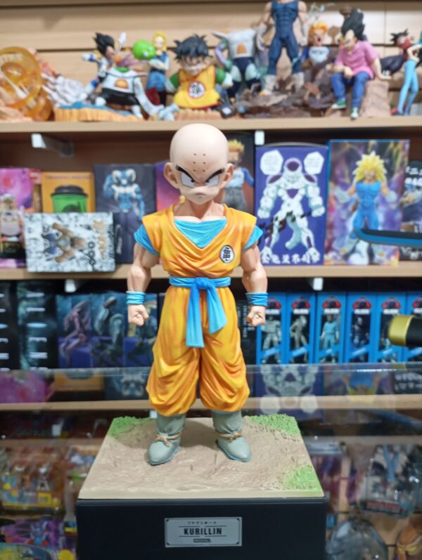 Krilin
Dragón Ball Z 238.12.9
Tamaño:23cm