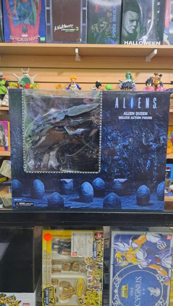 Reina Alien neca original
Alien VS Depredator
Tamaño 38.1cm de altura