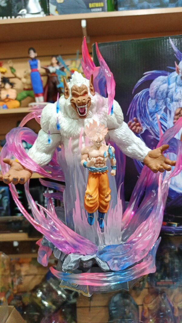 Goku Ozaru Blanco 360
Dragón Ball ?
Tamaño:31cm