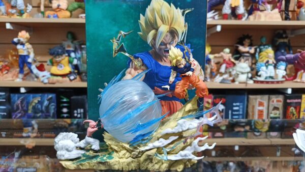 Goku VS kid buu 
DRAGON BALL Z 200
Tamaño:28cm