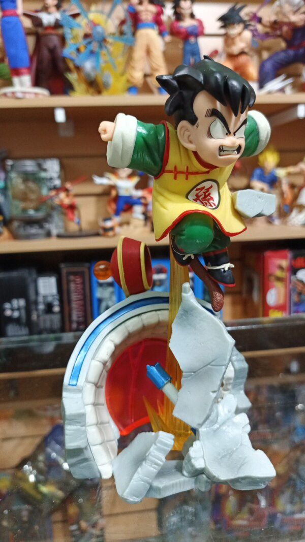 Gohan saltando de la nave 150
Dragón Ball 
Tamaño:21cm