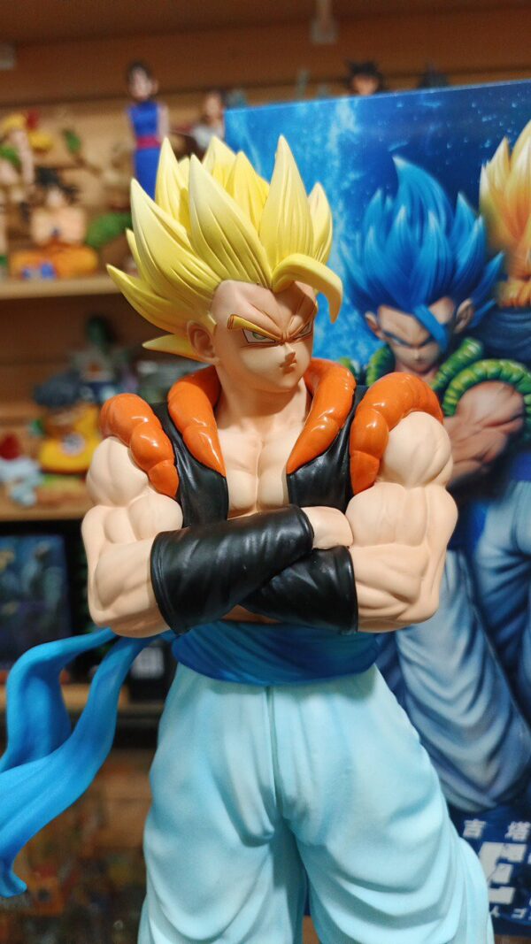 Vegito Cabeza intercambiable 240
fusión Goku y vegeta
Dragón Ball Z
Tamaño:31cm