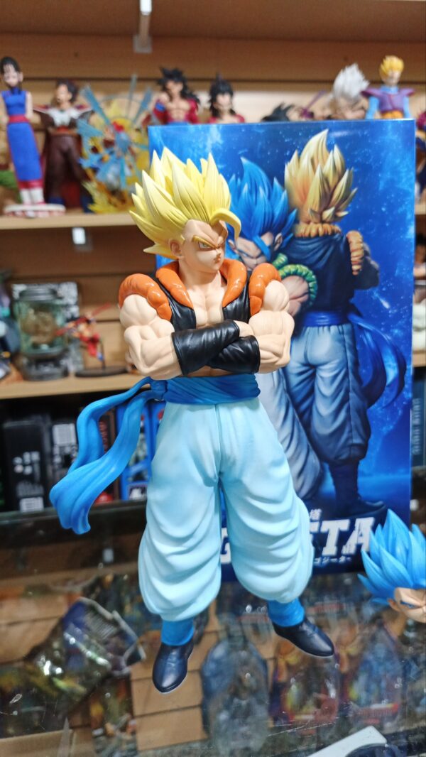Vegito Cabeza intercambiable 240
fusión Goku y vegeta
Dragón Ball Z
Tamaño:31cm