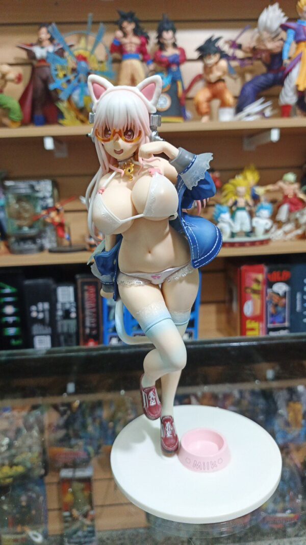 Sónico gato 
Super Sonico
Tamaño:26cm