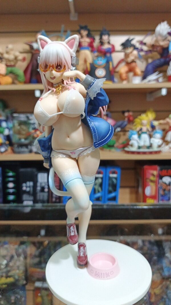 Sónico gato 
Super Sonico
Tamaño:26cm