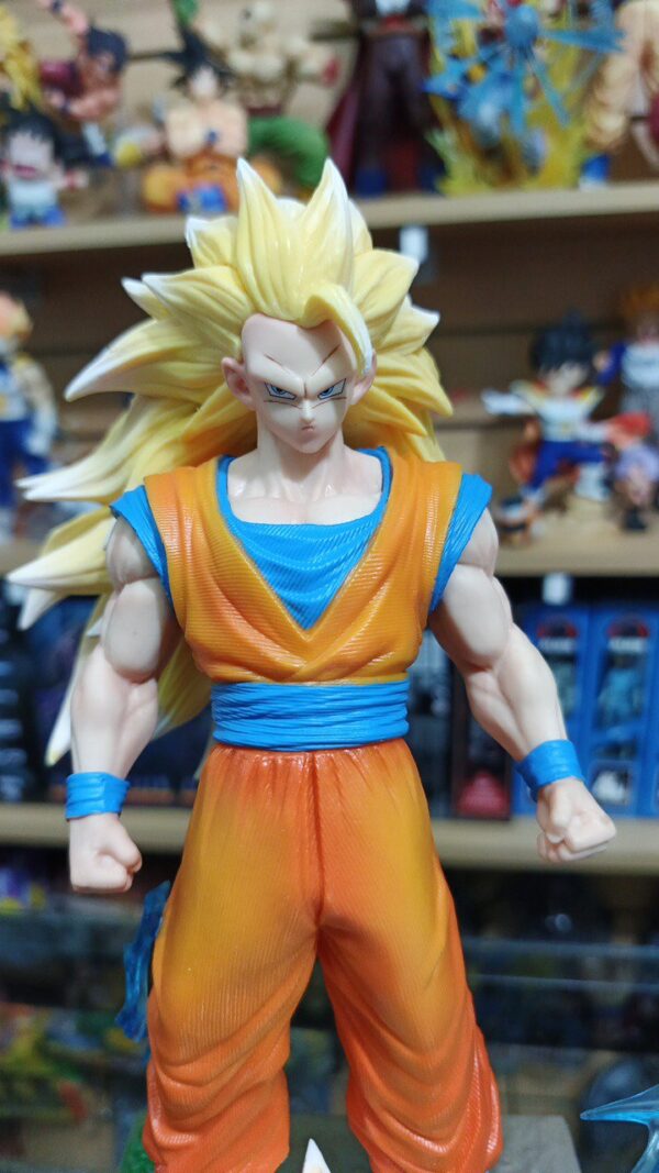Goku face 3 super Saiyan 
Cabeza intercambiables 238-12.9
Dragón Ball Z
Tamaño:26cm