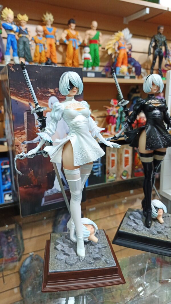 Nier Autómata 252
Autómata
Tamaño:28cm