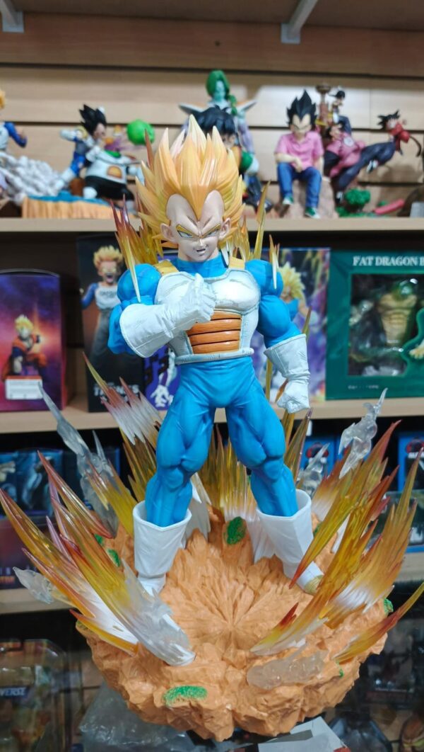 Vegeta super Saiyan power
dragón Ball Z 450
tamaño:35cm